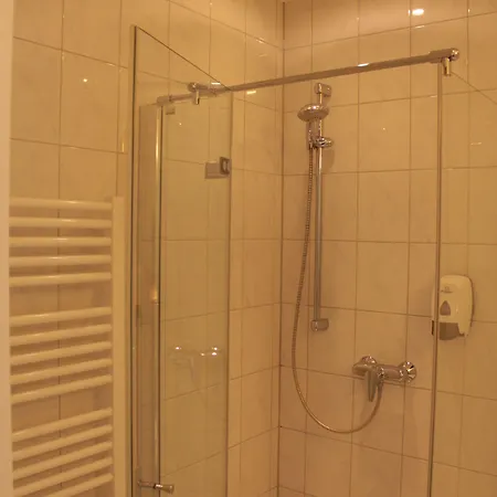 Landgasthof Ratz 2* ライナウ