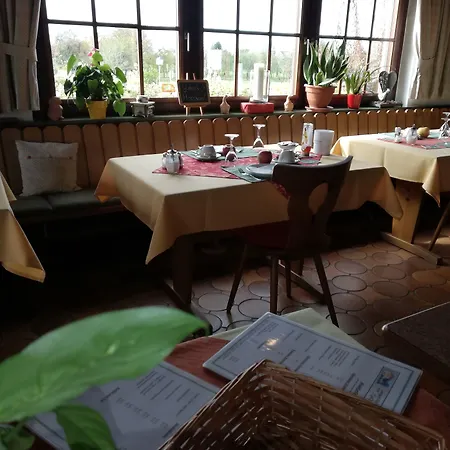 Landgasthof Ratz ホテル ライナウ