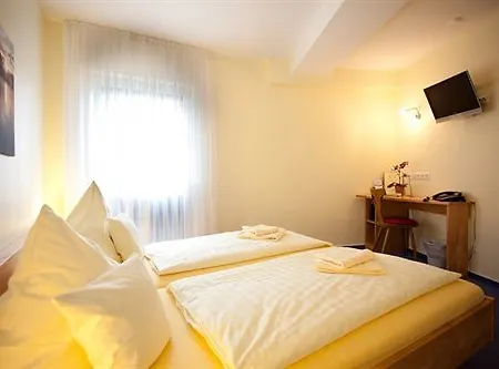 Landgasthof Ratz 호텔 2*